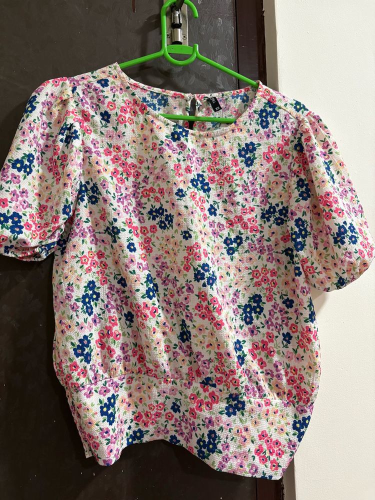 Floral Print Puff Sleeve Top