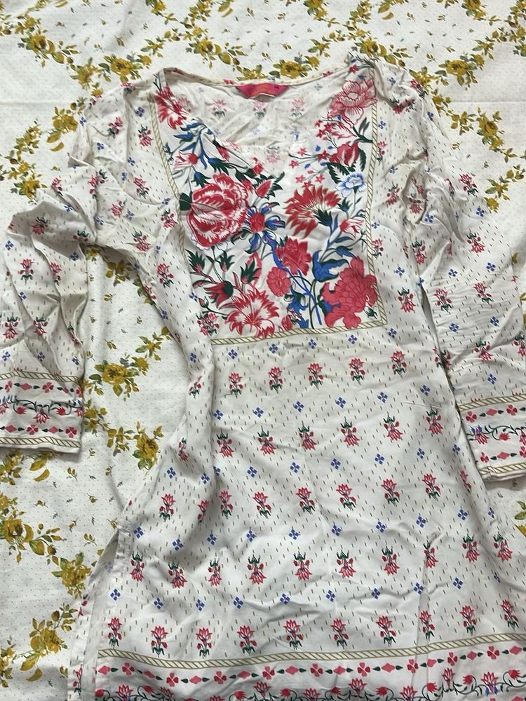 Floral Embroidered Kurta