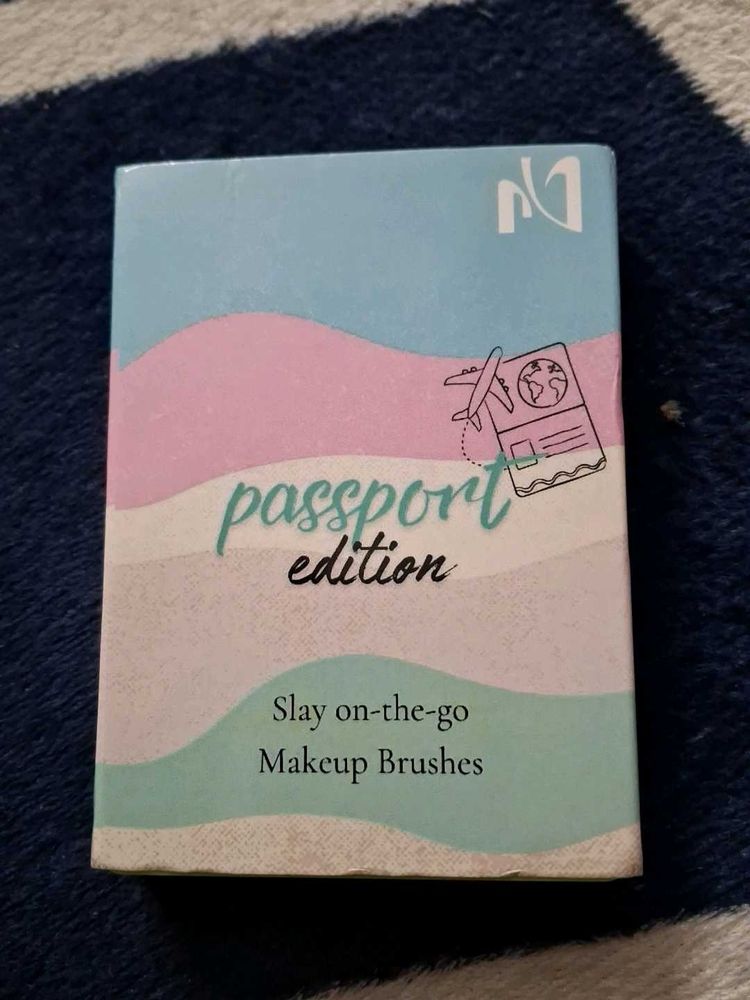 Passport Edition Makeup Brushes