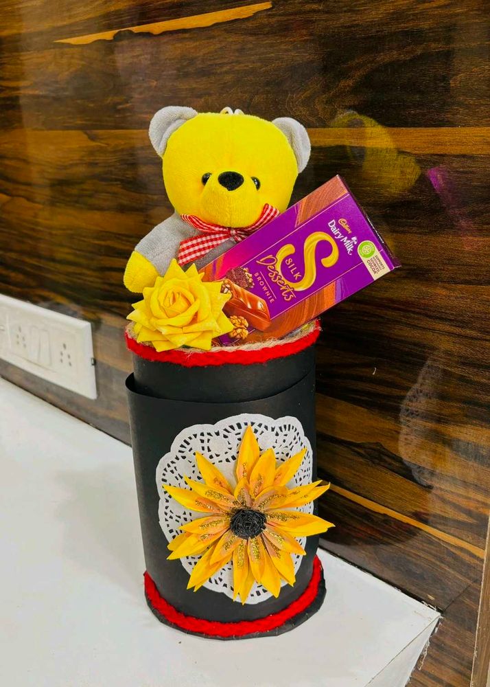 Chocolate &amp; Teddy Gift Hamper