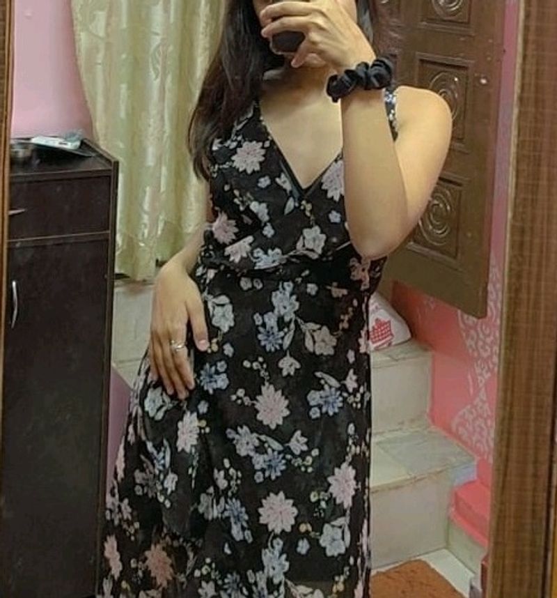Sale 💵Black Ruffle Chiffon Dress