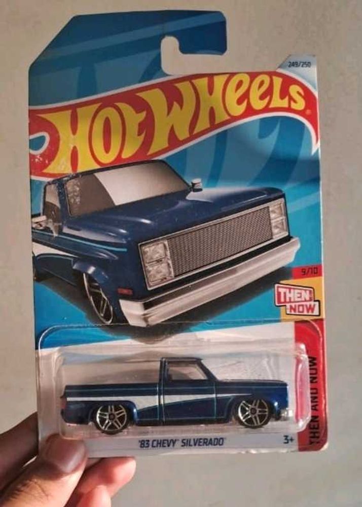 Hotwheels 83 Chevy Silverado