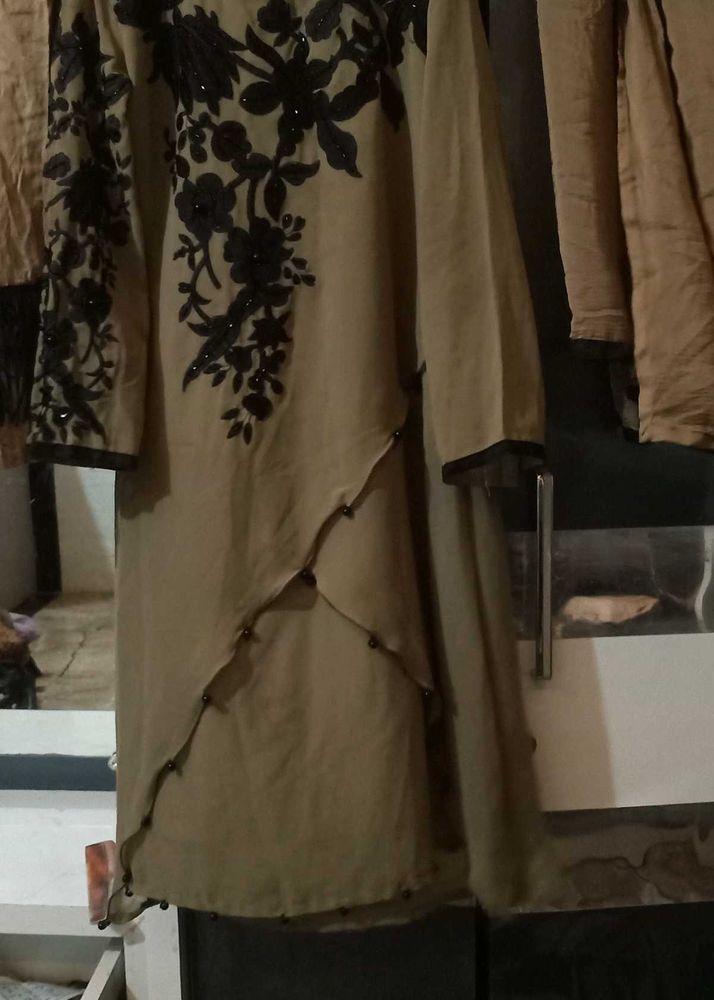 Hand&amp; Embrodry Work Drees