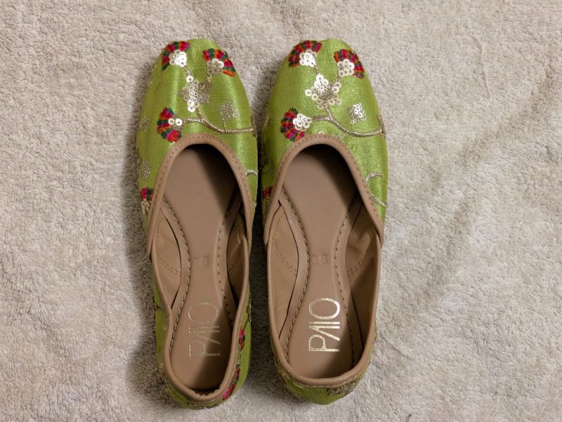 Green Juttis Size 5