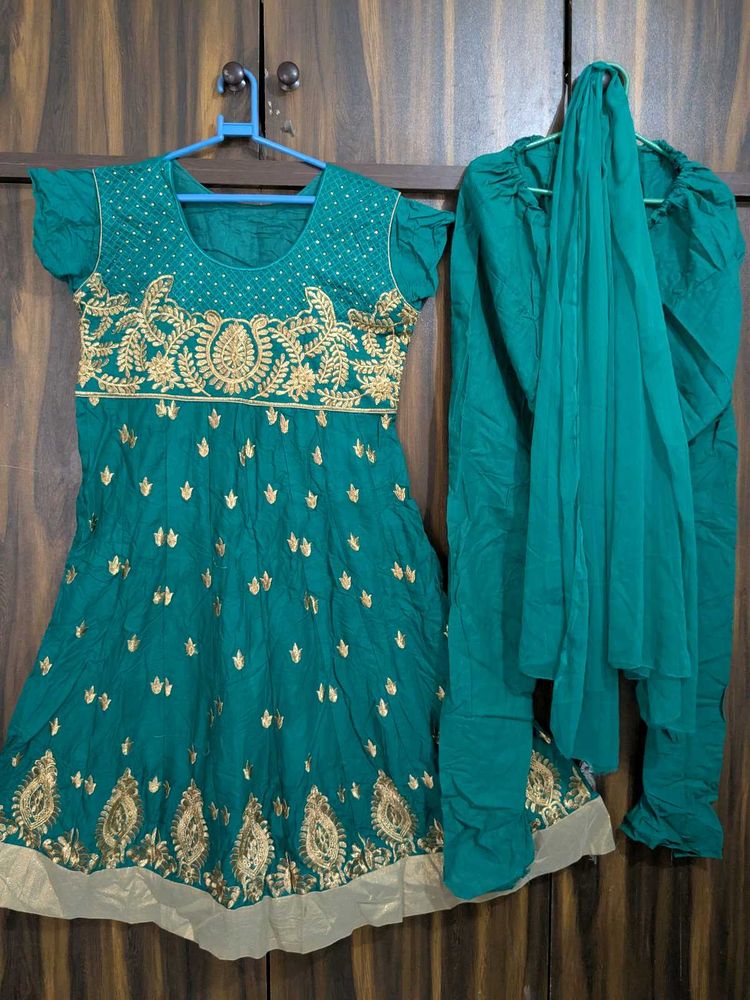 Green Embroidered Kurta Set
