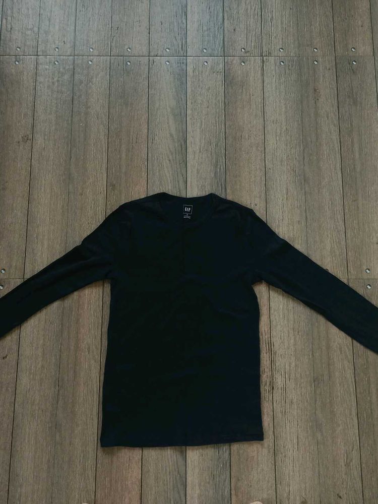 Women Gap Long Sleeve Tshirt