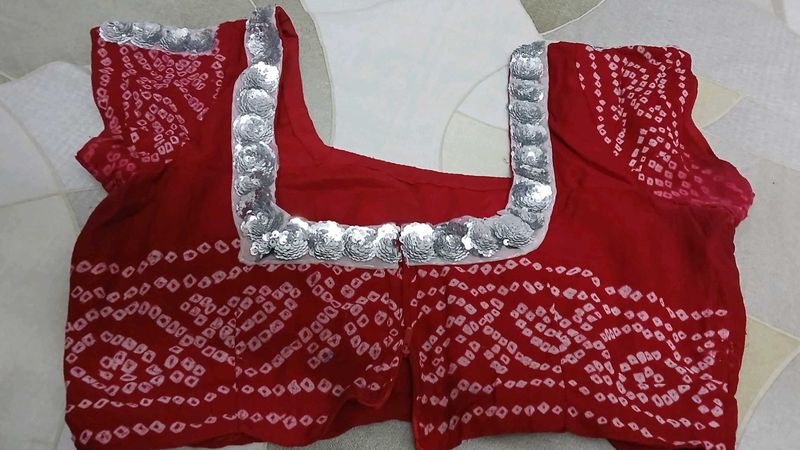 Deep neck back open Multi purpose use blouse