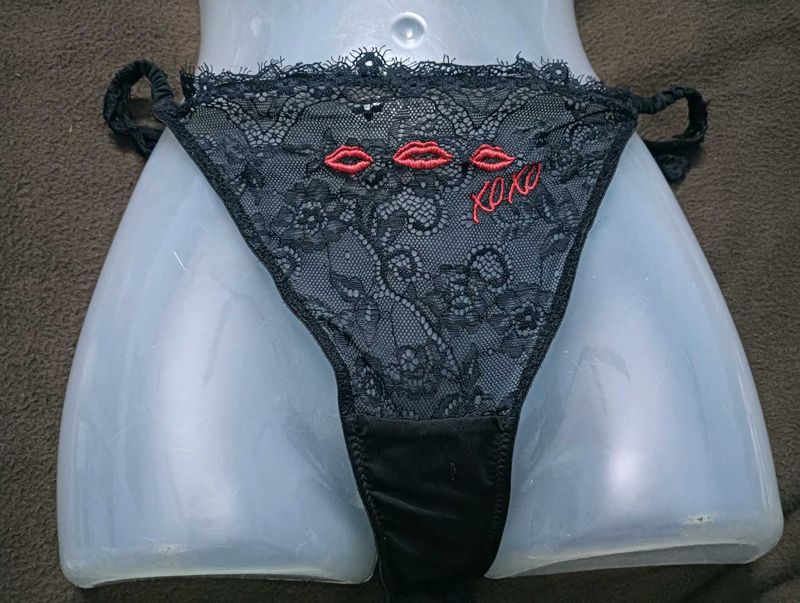 Lace Thong with XOXO Detail🔥