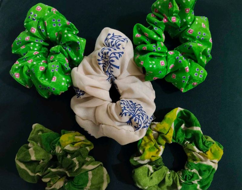 Cute Scrunchie Set
