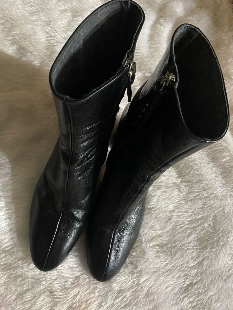 Zara Chic Black Boots
