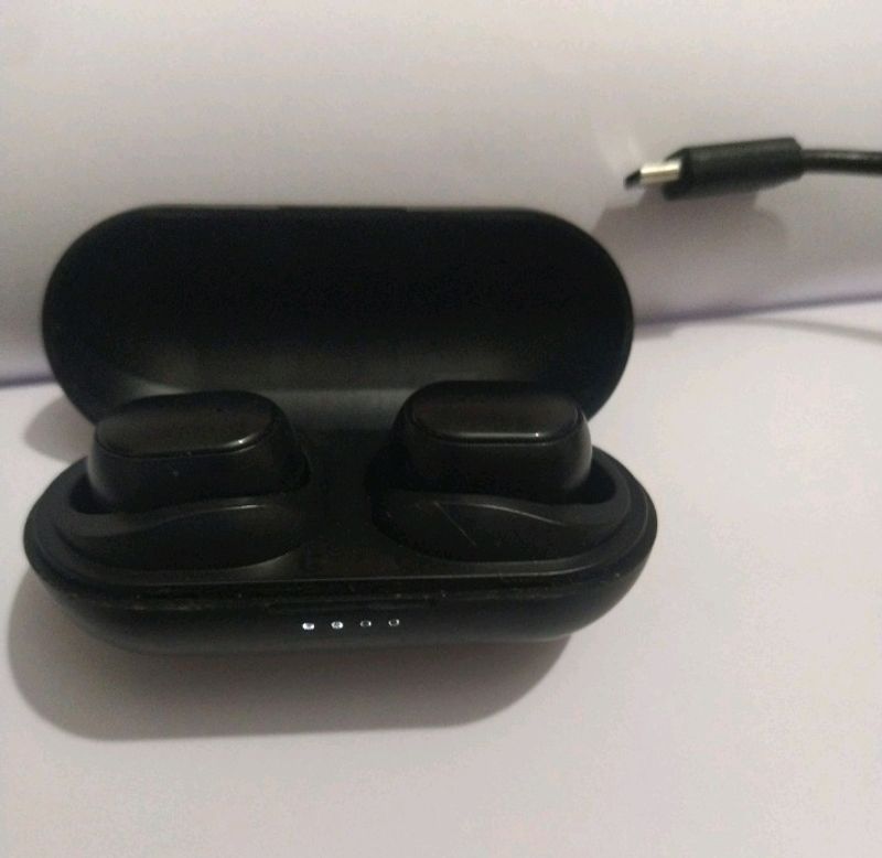 Bluetooth earbuds