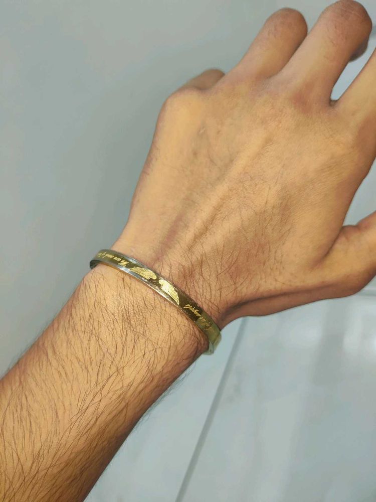 Gold-Accented Men&#39;s Bracelet