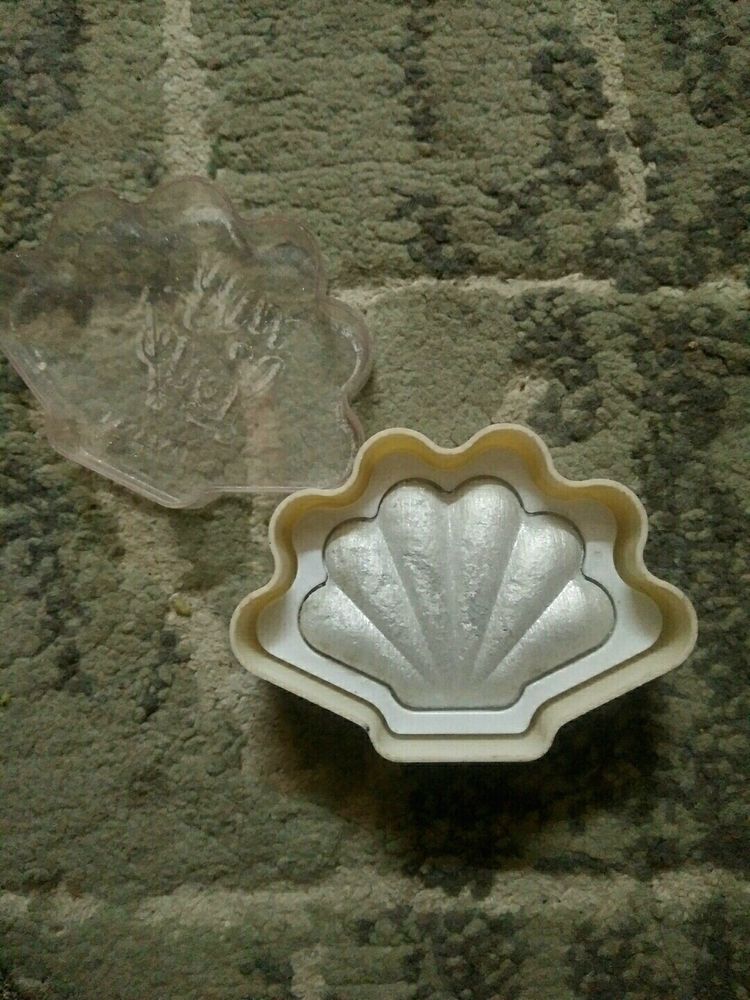 Highlighter And Blush Shimmering Beautiful