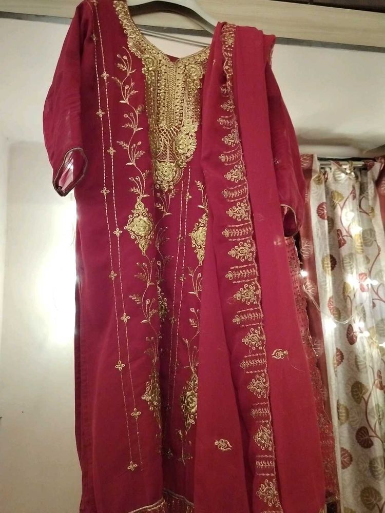 Embroidered Kurta Dupatta