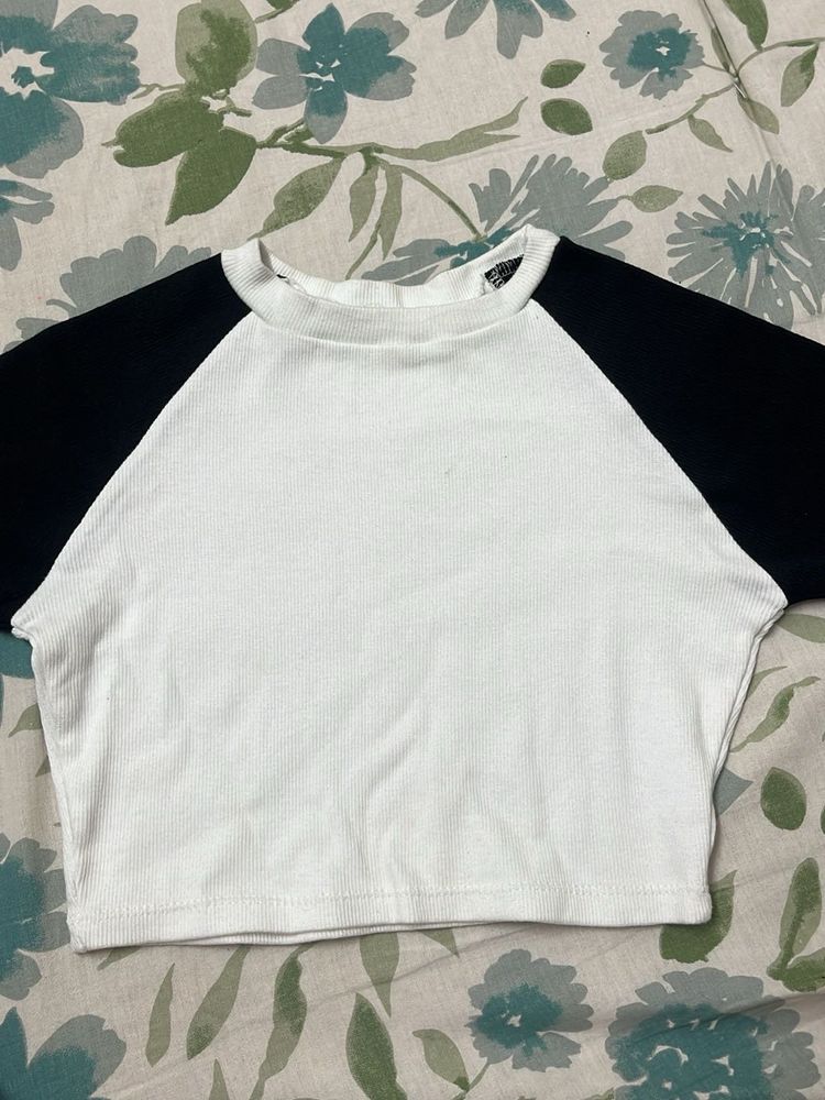 Two-Tone Black And White Mix Cropped Tee (TRENDY)