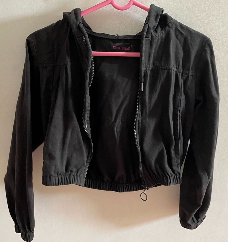 Cropped Black Jacket With Cap