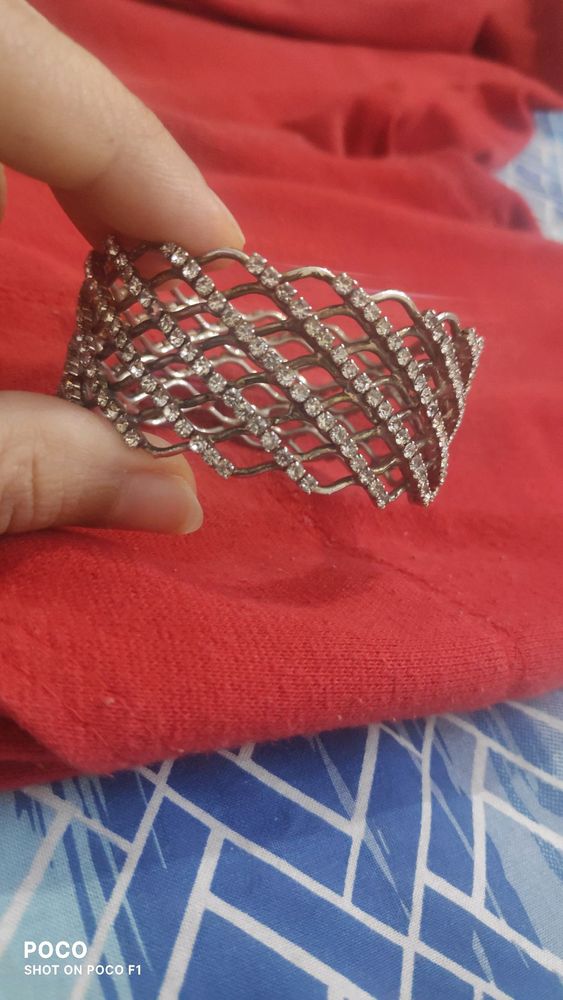 Broad kada