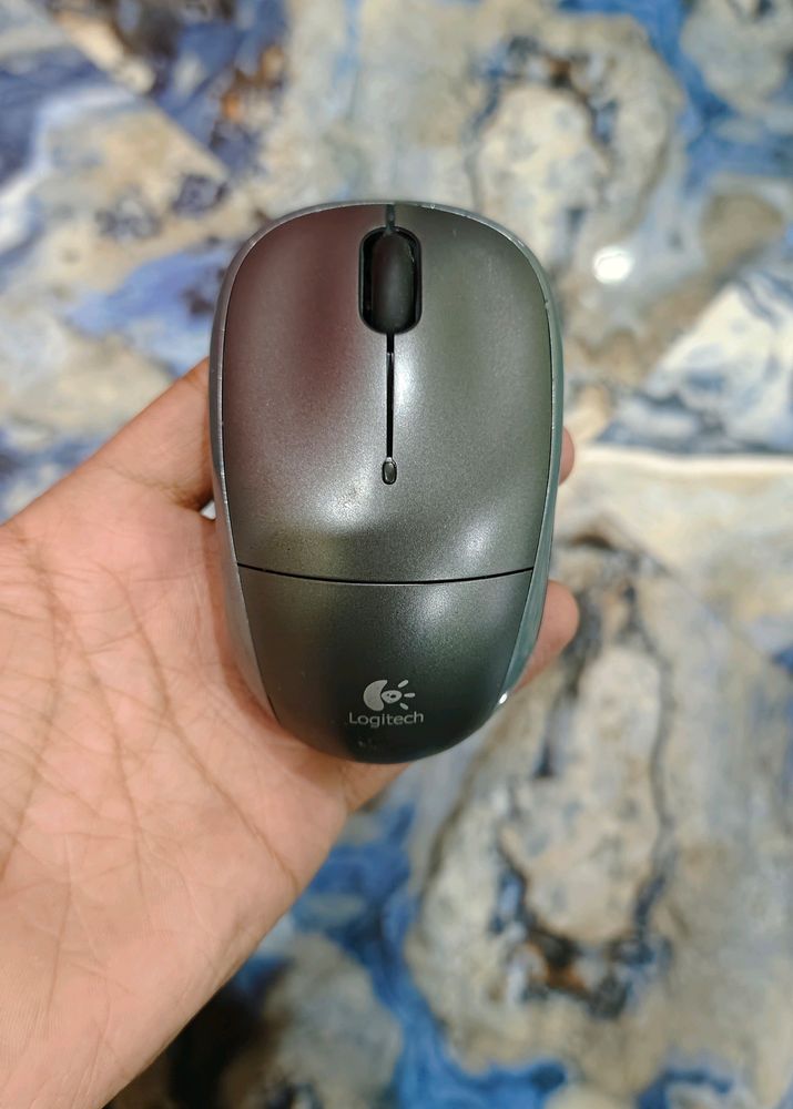 Logitech M-215 Wireless Mouse With Battery Free