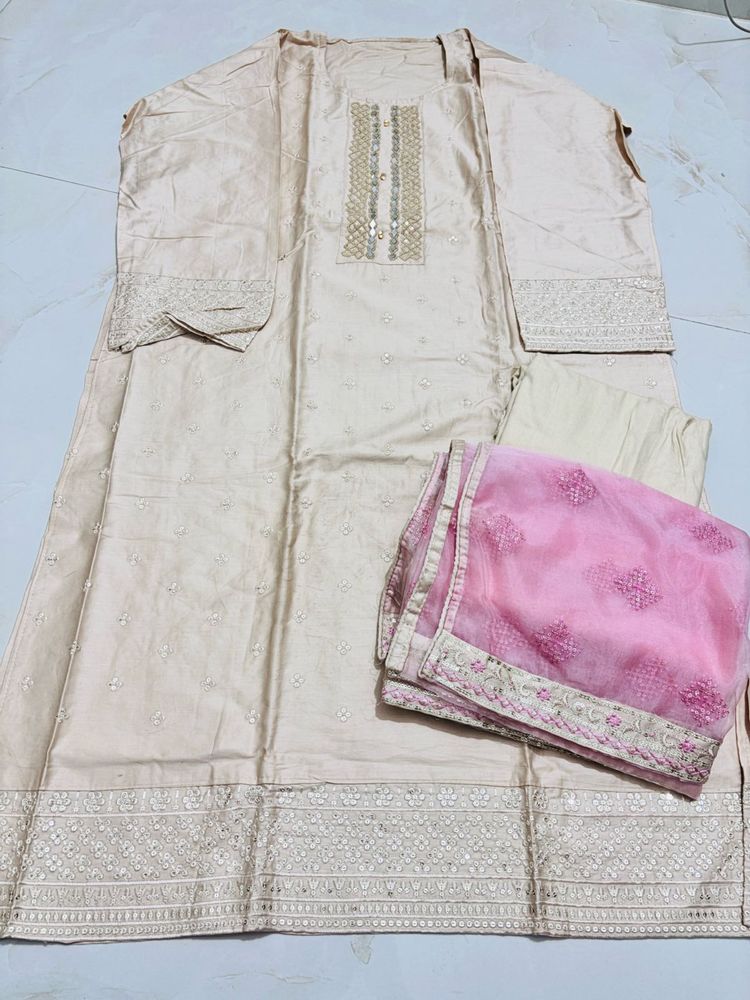 Elegant Cream Salwar Kameez