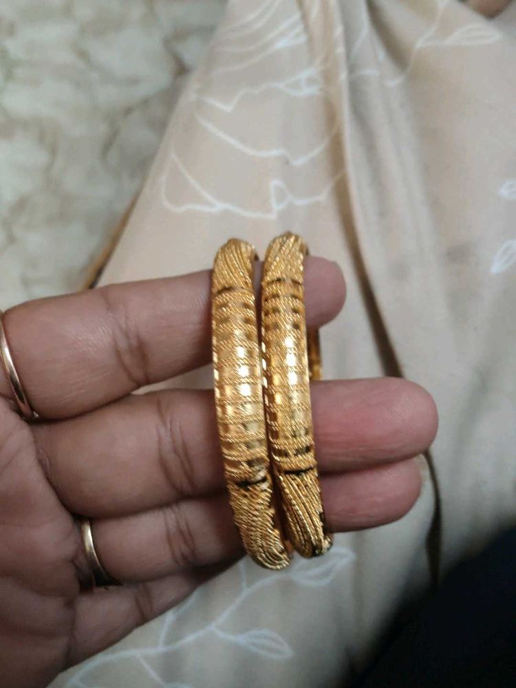 Gold-toned Bangle Set