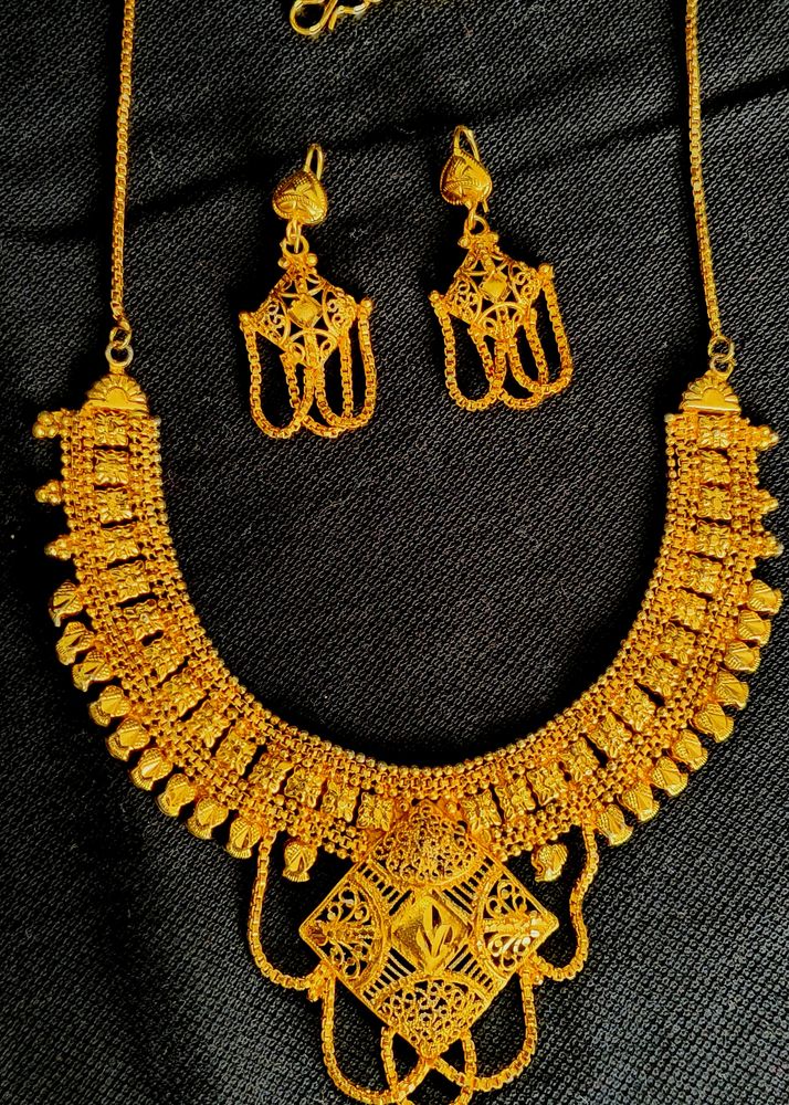 Covering Necklace and Earrings Set