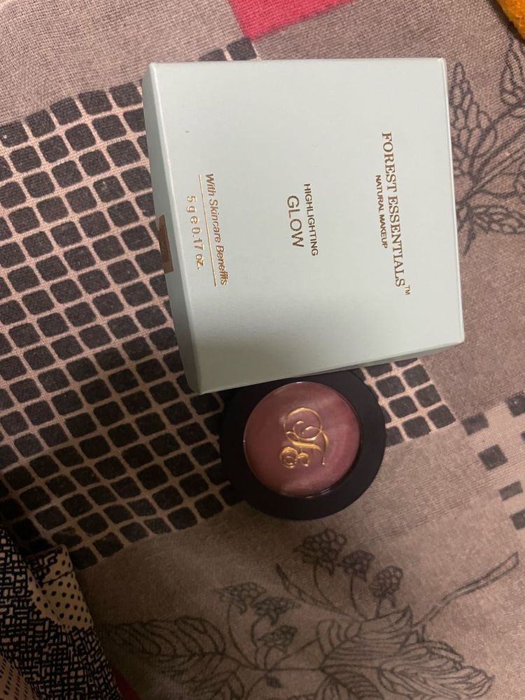 Forest Essentials Highlighting Glow