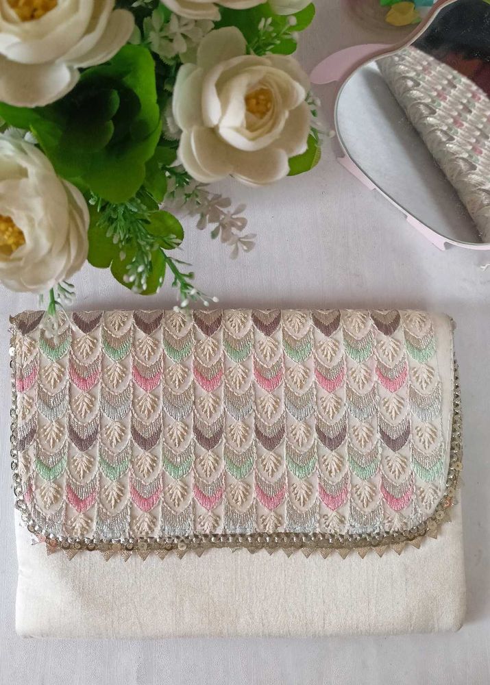 Pretty Clutch/Sling Bag