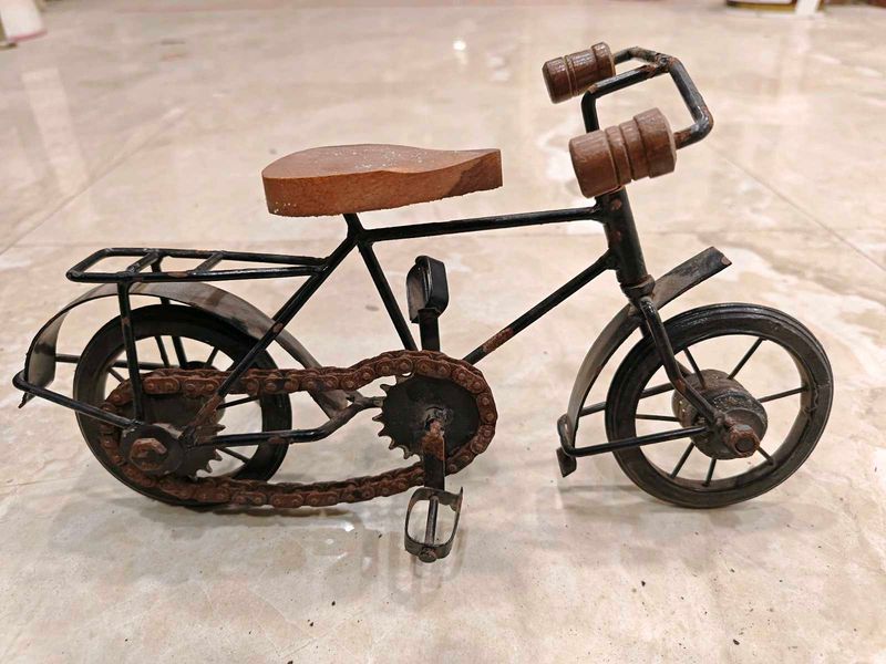 cycle showpiece for home decoration made of iron U