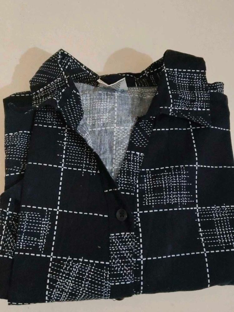 Blue &amp; White Plaid Button-Down Top