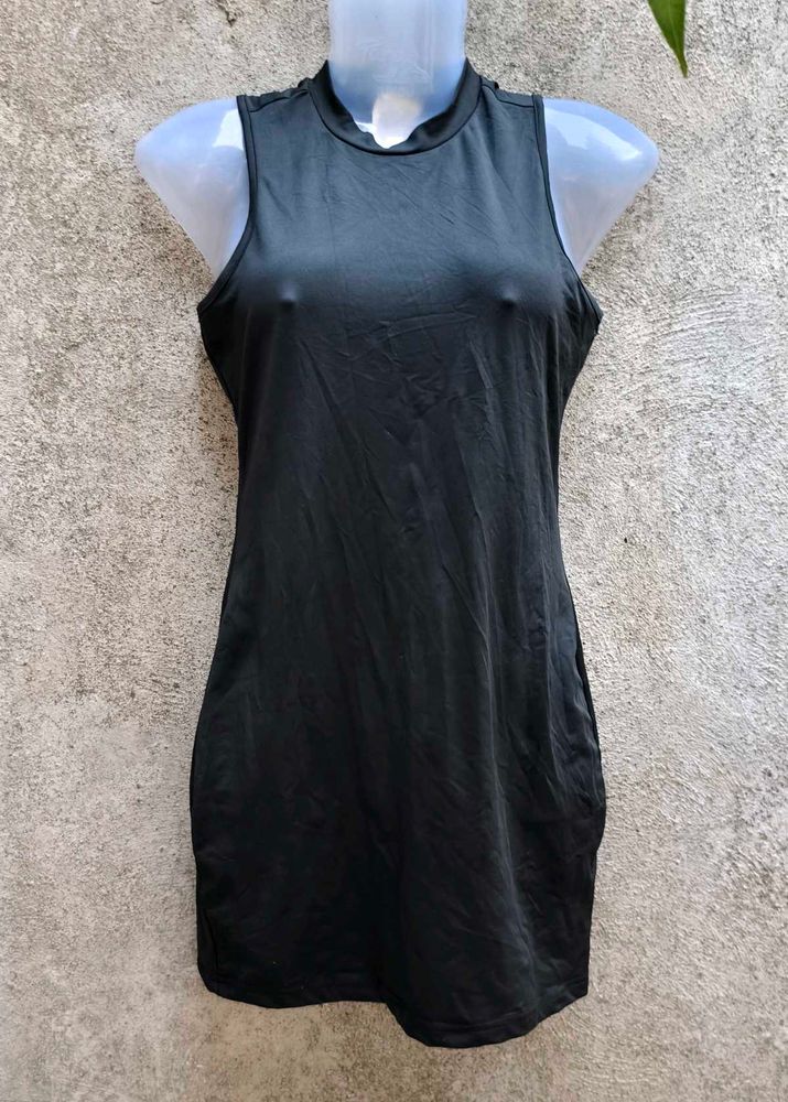 6.26.2 SEXY BLACK BODYCON