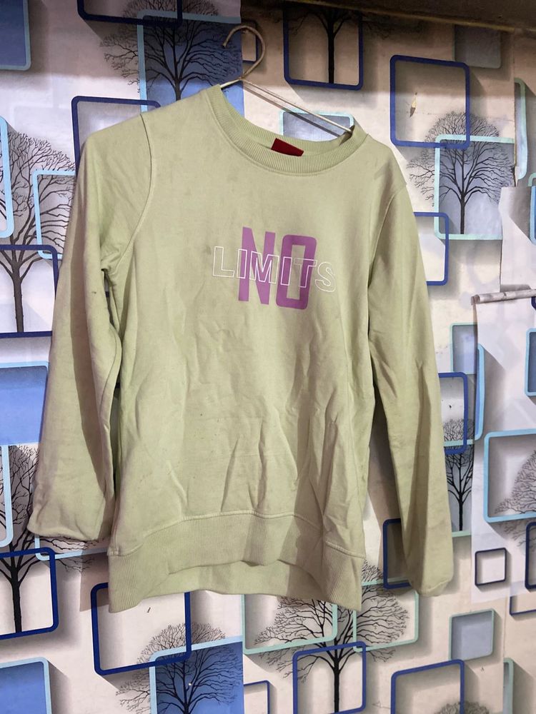 Sweatshirt
