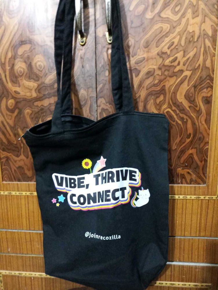 Brand New Tote Bag With Zip