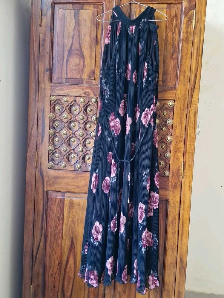 Outzidr Black floral maxi dress (New with tags)