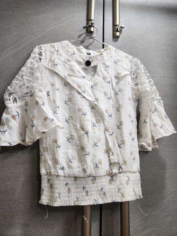 White Top For Casual Wearing
