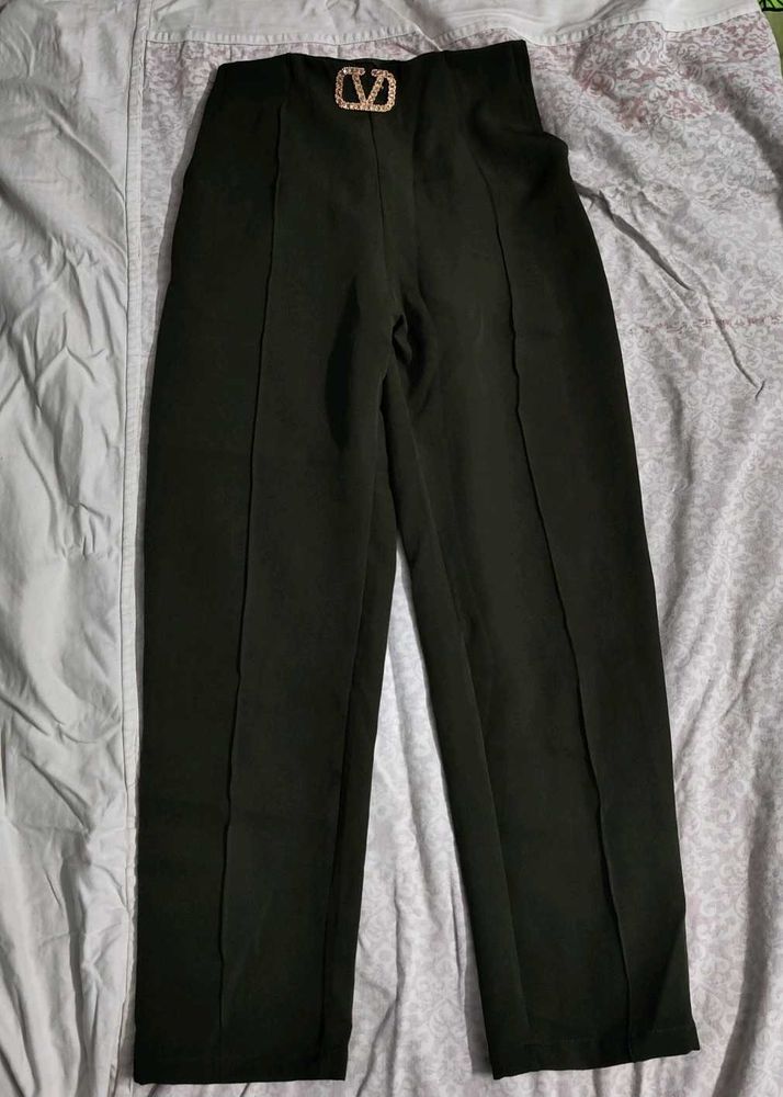 Olive green casual pants , Size S