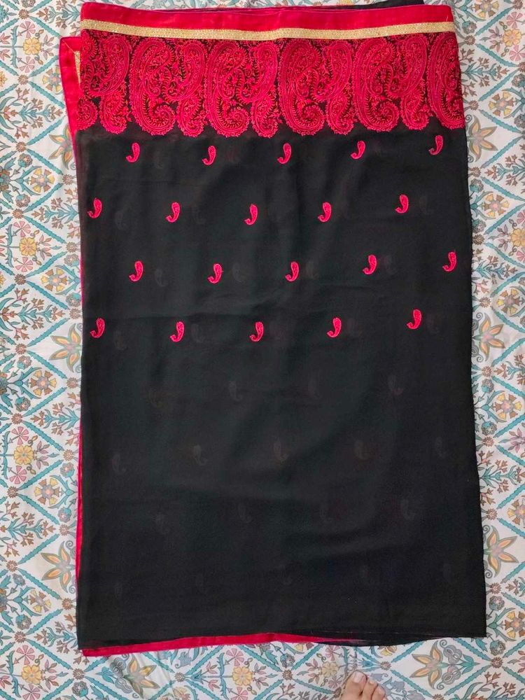 Elegant Black &amp; Magenta Embroidered Saree