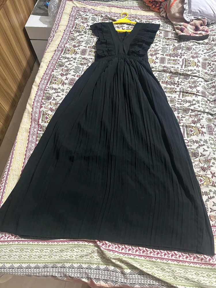 Elegant Black Maxi Dress