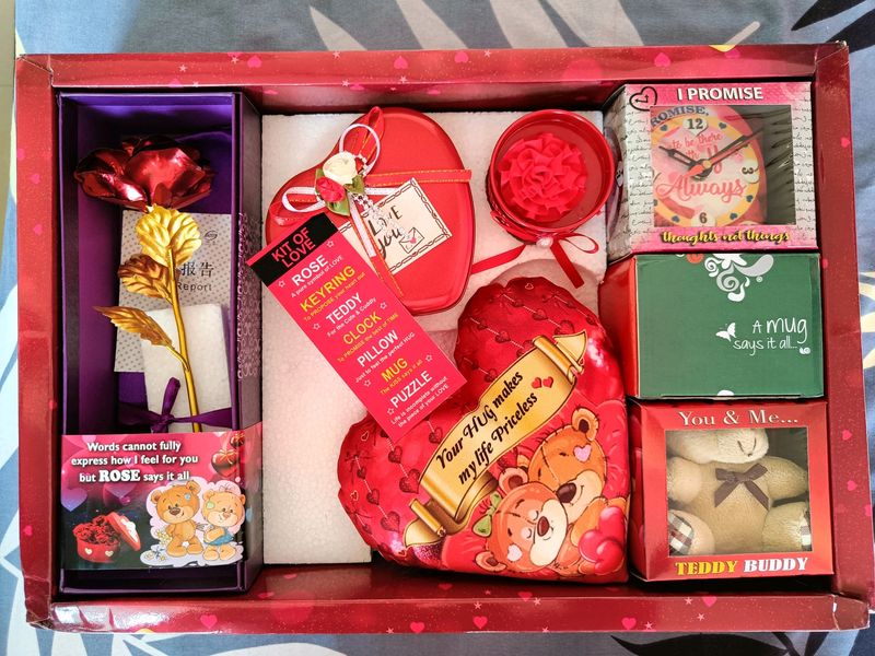 Showpiece Gift Set Special For Anniversary