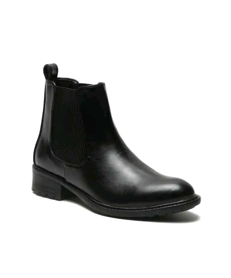 Black Boots 👢