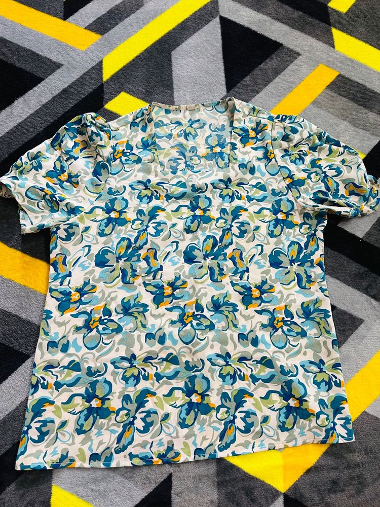 Floral Print Puff Sleeve Top