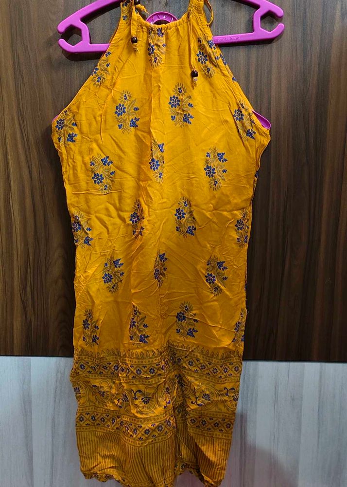 Halter Neck Kurti In Shoulder Lace System
