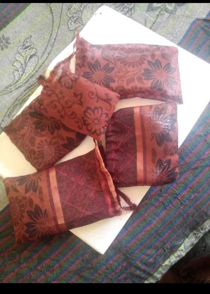 Floral Print Drawstring Pouches (Set of 5)