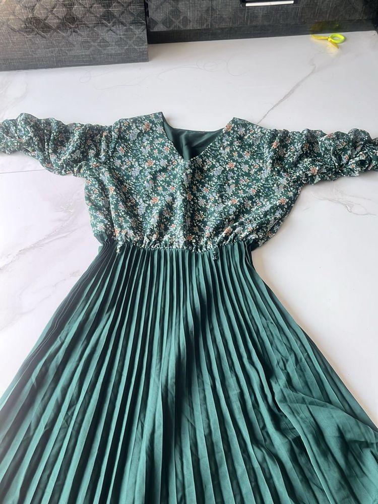 Floral Green Pleated Dress