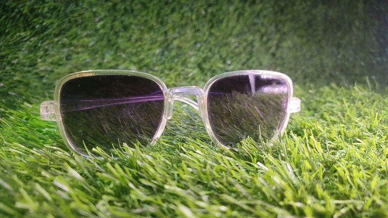 Transparent Body With Mucury Glass Trendi Shades