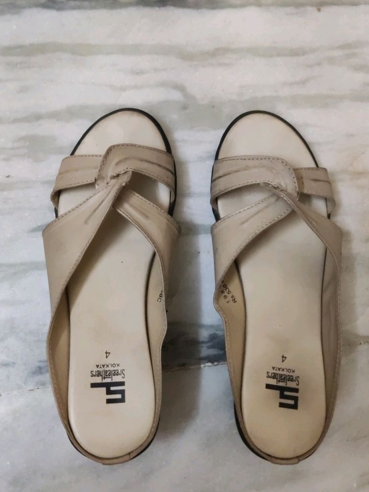 Very Good Quality Ladies&#39; Sandals 👡