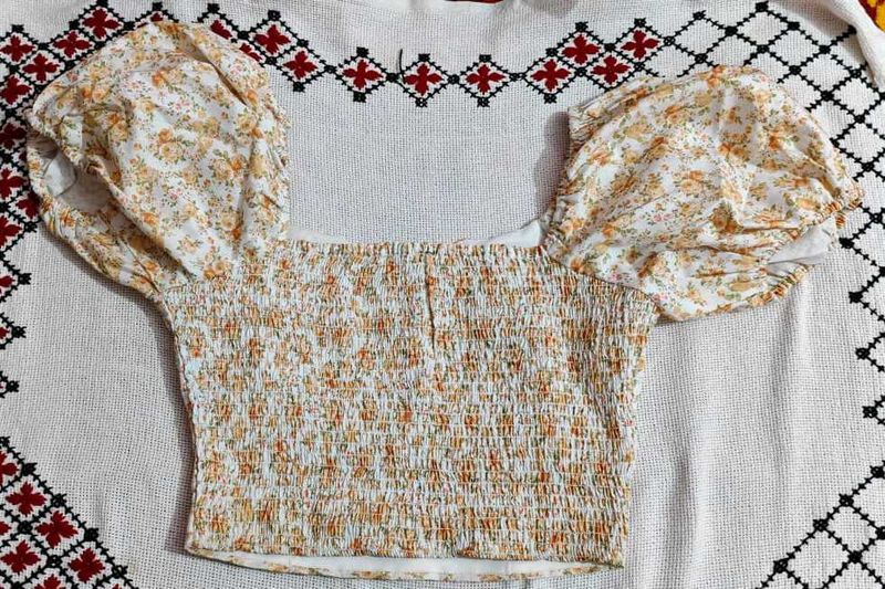 Floral Puff Sleeve Smocked Crop Top