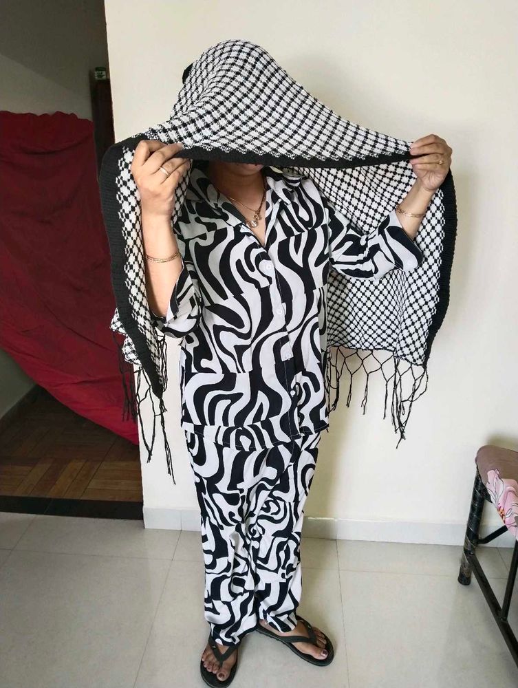 Woolen Stole Cum Shawl New 🆕 Zebra Print