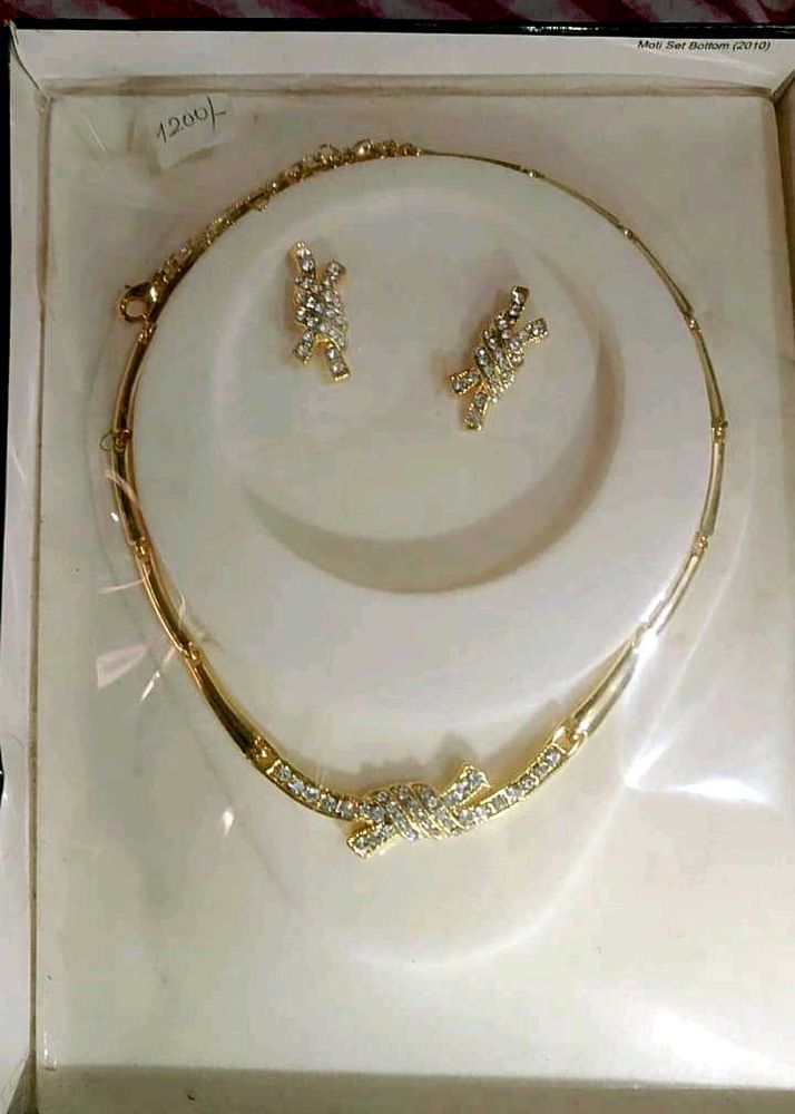 Gold &amp; Rhinestone Jewelry Set