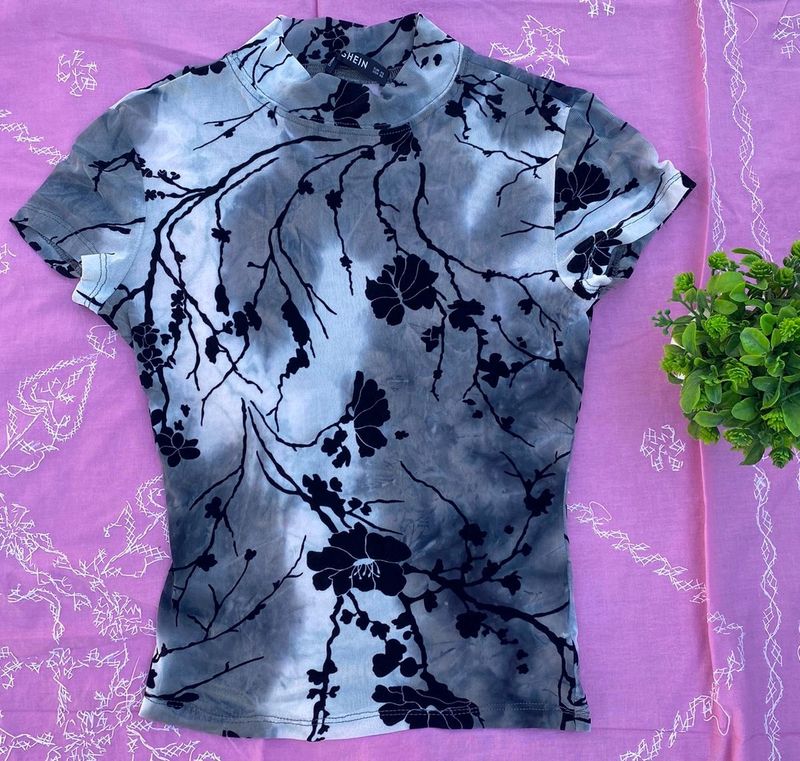 party type casual fitted tee