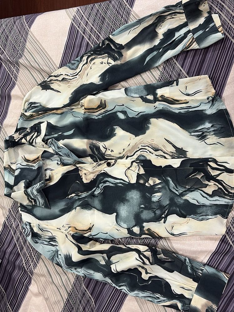 Abstract Print Shirt-new and never wore